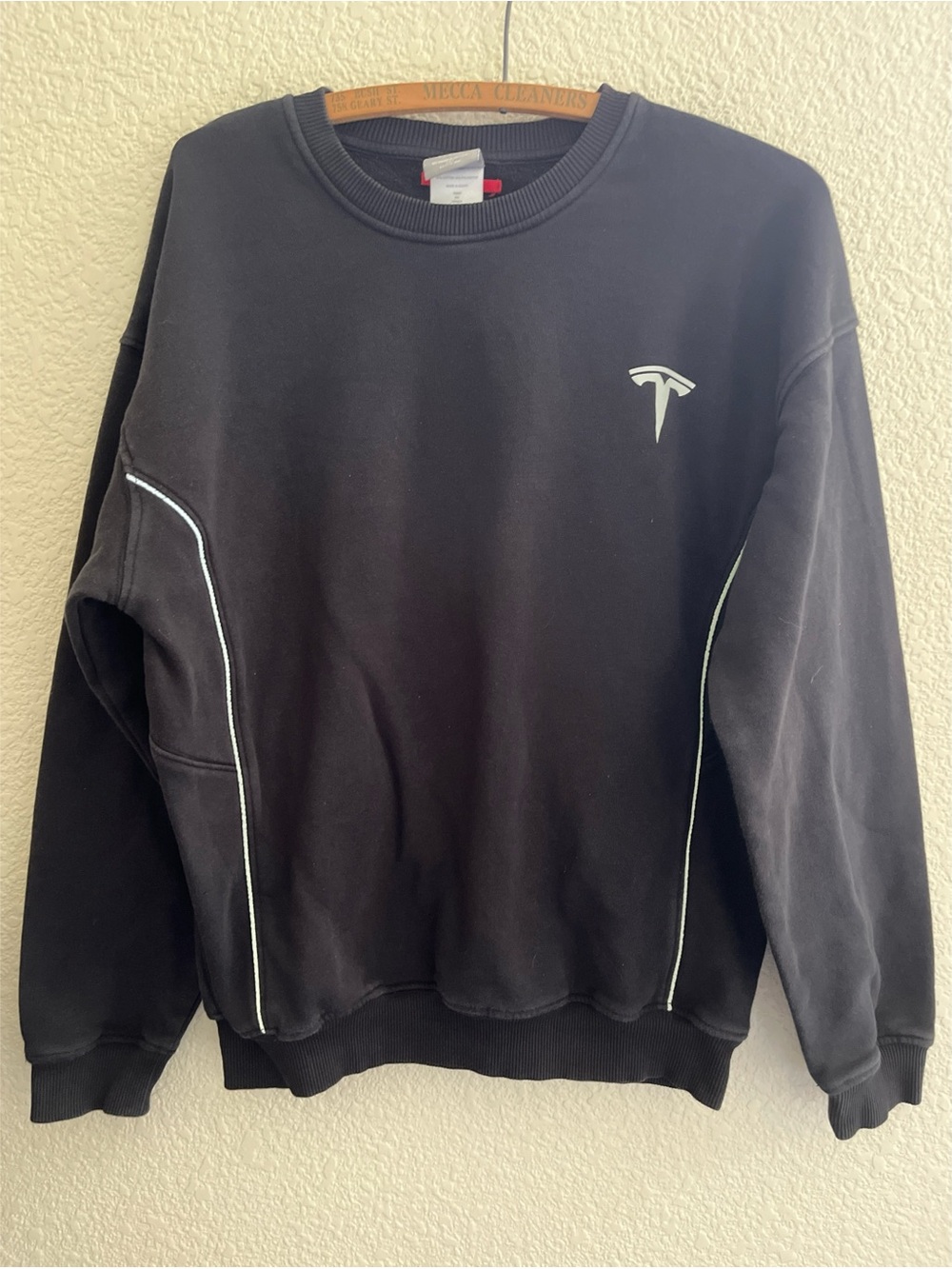 Tesla Black Reflective Crewneck Sweatshirt Size Medium Unisex